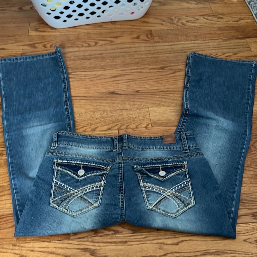 Wallflower bootcut jeans size 11Short
